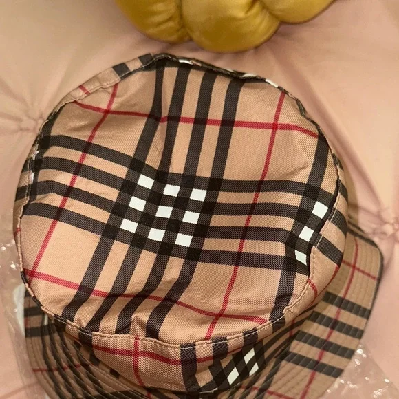 👒 New Plaid Bucket Hat - Picture 4 of 5